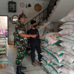 Babinsa Koramil 2302/Bojonegara, Puan Ter Pengecekan Penerima Bantuan Beras