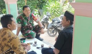 Babinsa Koramil 2306/Mancak, Komsos Membahas Tentang Pentingnya Akhlak
