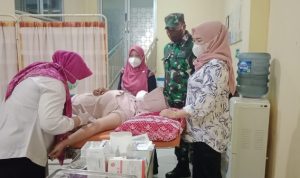 Babinsa Koramil 2303/Pulomerak, Puan Ter Pendampingan Kegiatan KB