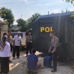 Direktorat Samapta Polda Babel Kembali Salurkan 4 Ribu Liter Air Bersih Ke Masyarakat Di Bangka Tengah