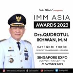 Drs Qudrotul Ikhwan Bupati Tulangbawang Raih Penghargaan Prestisius Acara IMM di Singapore