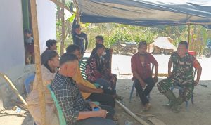 Masuk Musim Hujan, Babinsa Lepar Pongok Imbau Warga Jaga Kebersihan