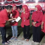 Pemkab Basel Berikan Bantuan Modal Usaha untuk 5 Pelaku UMKM di Desa Jeriji 