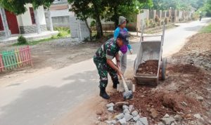 Babinsa Koramil 2304/Anyer, Karbak Pembersihan Tanah