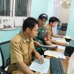 Babinsa Koramil 2304/Anyer, Puan Ter Pendataan Jumlah KK