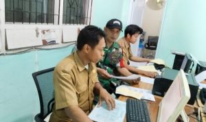 Babinsa Koramil 2304/Anyer, Puan Ter Pendataan Jumlah KK