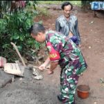Babinsa Koramil 2304/Anyer, Karbak Pembuatan Rumah Warga