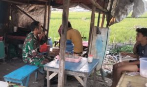 Babinsa Koramil 2302/Bojonegara, Komsos Kegiatan Gotong Royong