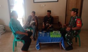 Babinsa Koramil 2306/Mancak, Komsos Membahas Masalah Bantuan