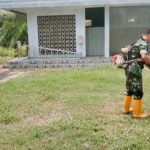 Babinsa Koramil 2302/Bojonegara, Karbak Pemotongan Rumput Pekarangan