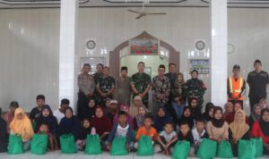 Jum’at Berkah, Kodim 0623/Cilegon Bagikan Air Bersih, Santunan Anak Yatim dan Pembagian Sembako