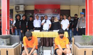 Polres Metro Gelar Konferensi Pers Keberhasilan Tekab 308 Ungkap Curas di Bank Syariah Metro Madani
