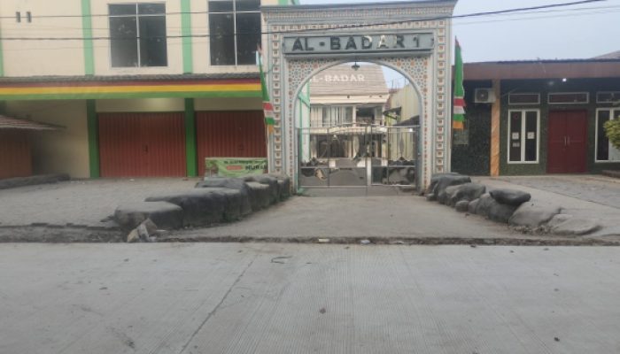 Dewa Ketua Media Center Balaraja (MCB) Apresiasi Kegiatan Betonisasi Jalan Gembong – Tobat