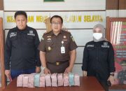 Serahkan Tersangka dan BB Dugaan Tindak Pidana Korupsi Jalan Poros Bonerate-Sambali, Kasi Intel Kejari Selayar Sampaikan Hal Ini !