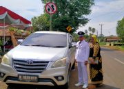 Didampingi Sang Istri Ujang Sopyan Ys Mengikuti Pelantikan Kades di Lamtim