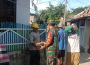 Babinsa Koramil 2302/Bojonegara, Karbak Pemasangan Genteng Rumah