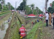 Antisipasi Banjir, Pj. Bupati Takalar Instruksikan Dinas Lingkungan Hidup Bersihkan Kanal