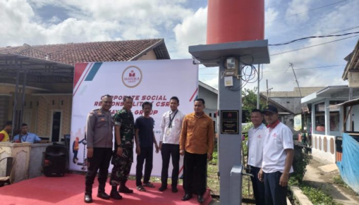 PT Mayora Group Kawasan Balaraja-Jayanti Serah Terimakan Program CSR Sumur Bor Pada Warga Desa Sumur Bandung