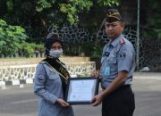 Apresiasi Kinerja, Lapas Cilegon Berikan Piagam Penghargaan Pada Dua Pegawai