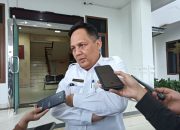 Usai Diperiksa, Sekda Bangka Andi Hudirman Bagi Duit ke Wartawan