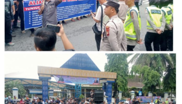 Ratusan Masa Geruduk Kantor Bupati Lahat