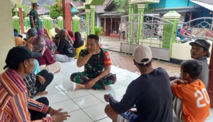 Babinsa Koramil 2302/Bojonegara, Puan Ter Membahas Kebersihan Lingkungan