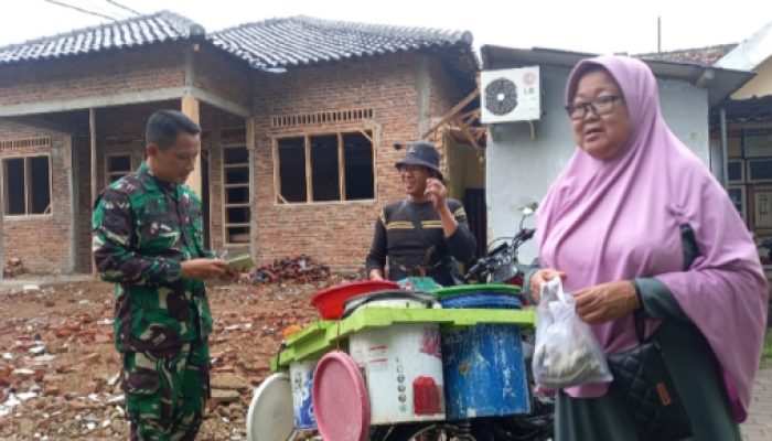 Babinsa Koramil 2302/Bojonegara, Puan Ter Pedagang Ikan