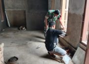 Babinsa Koramil 2304/Anyer, Karbak Pemasangan Kusen Masjid