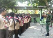 Babinsa Koramil 2304/Anyer, Bintahwil Melatih Baris Berbaris