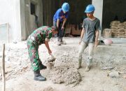 Babinsa Koramil 2302/Bojonegara, Karbak  Pembuatan Rumah Warga