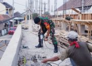 Babinsa Koramil 2303/Pulomerak, Karbak Renovasi Masjid