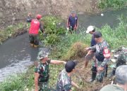 Babinsa Koramil 2301/Cilegon, Karbak Pembersihan Sungai