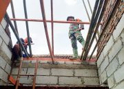 Babinsa Koramil 2302/Bojonegara, Karbak  Pembuatan Rumah Warga