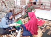 Babinsa Koramil 2305/Cinangka, Bintahwil Pendampingan Vaksinasi Imunisasi