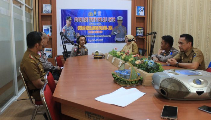 Satlantas Polres Jeneponto Uraikan Sasaran Ops Keselamatan Pallawa THN 2024 Melalui Show Radio Turatea 97, 30 Mhz, KBO