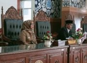 Wakil Ketua DPRD Kota Pangkalpinang, Bangun Jaya Memimpin Rapat Paripurna Kedua Belas Masa Persidangan II Tahun 2024