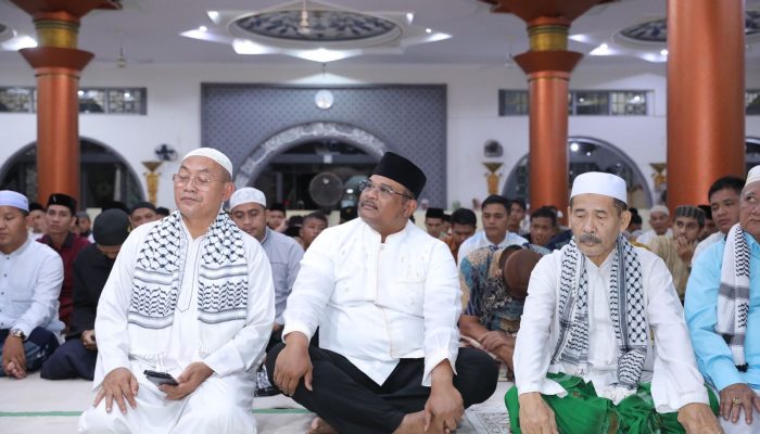 Pj Gubernur Babel Safari Ramadan di Masjid Agung Sungailiat Bangka