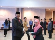 Safrizal ZA Lantik 17 Kepala Sekolah dan 6 Pengawas Sekolah
