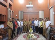 Pj.Bupati Takalar Adakan Pertemuan dengan Pengepul dan Petani Cabe