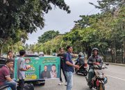 AKPI Berbagi Takjil pada Pengguna jalan yang Melintas Depan Gor Lahat