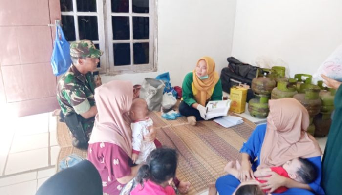 Babinsa Koramil 2305/,Cinangka, Komsos Membahas Tentang Rencana Pemberian Vitamin