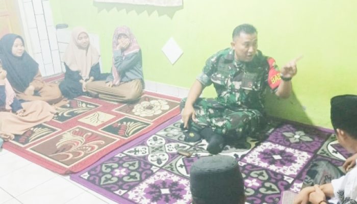 Babinsa Koramil 2306/Mancak, Komsos Membahas Dampak Kenakalan Anak