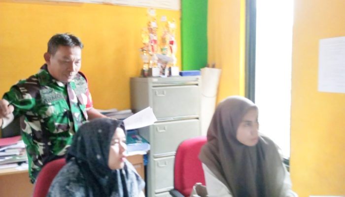 Babinsa Koramil 2302/Bojonegara Penduduk Kurang Mampu