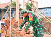 Babinsa Koramil 2304/Anyer, Karbak Pembuatan Rumah Warga