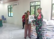 Babinsa Koramil 2303/Pulomerak, Puan Ter Pendampingan Pemberian Beras