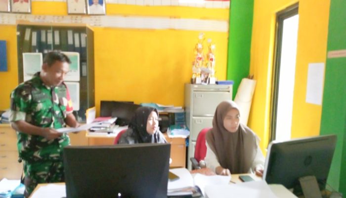 Babinsa Koramil 2302/Bojonegara, Puanter Pendataan BLT Untuk Masyarakat Kurang Mampu