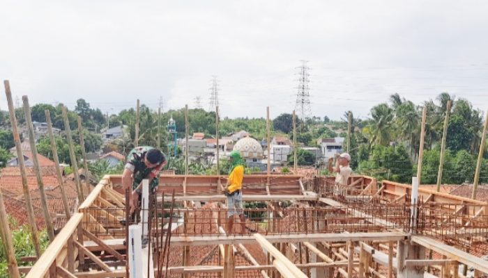 Babinsa Koramil 2303/Pulomerak, Karbak Pembangunan Renovasi Masjid