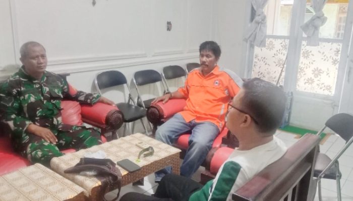 Babinsa Koramil 2303/Pulomerak, Komsos Membahas Keamanan Lingkungan Selama Bulan Ramadhan