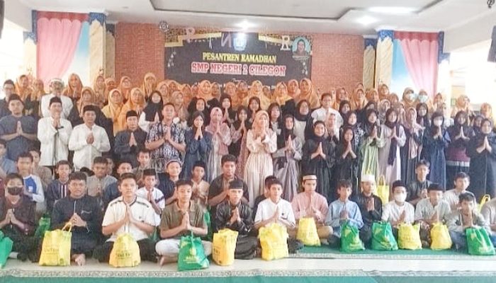 SMPN 2 Kota Cilegon Gelar Santunan Anak Yatim dan Dhuafa