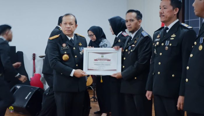 Peringatan Hari Bakti ke-60 Tahun 2024 Kemenkumham Babel mengikuti Upacara